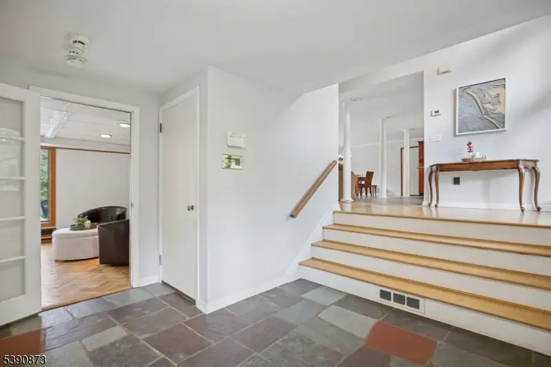 92 Whitenack Rd, Bernards, NJ 07920 - Image #3