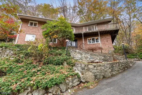 324 Cupsaw Dr, Ringwood Boro, NJ 07456