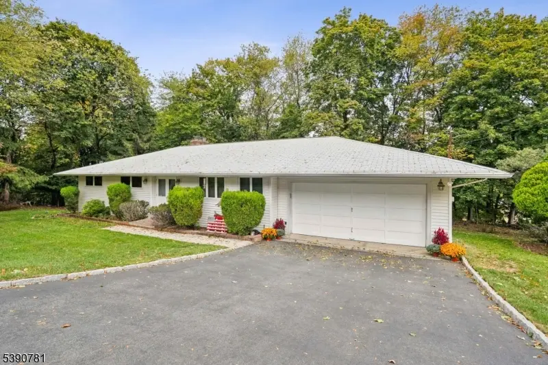 144 Emeline Dr, Hawthorne, NJ 07506 - Image #1