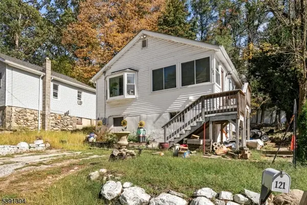 121 Bucknell Trl, Hopatcong Boro, NJ 07843