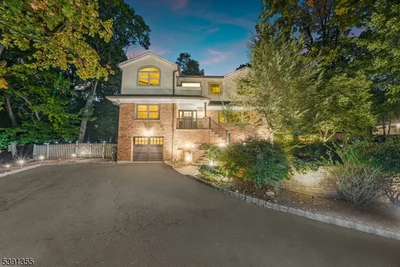 160 Grandview Ave, North Caldwell, NJ 07006 - Image #1