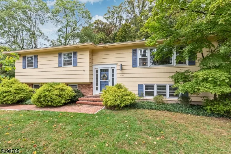 2105 Washington Valley Rd, Martinsville, NJ 08836 - Image #1