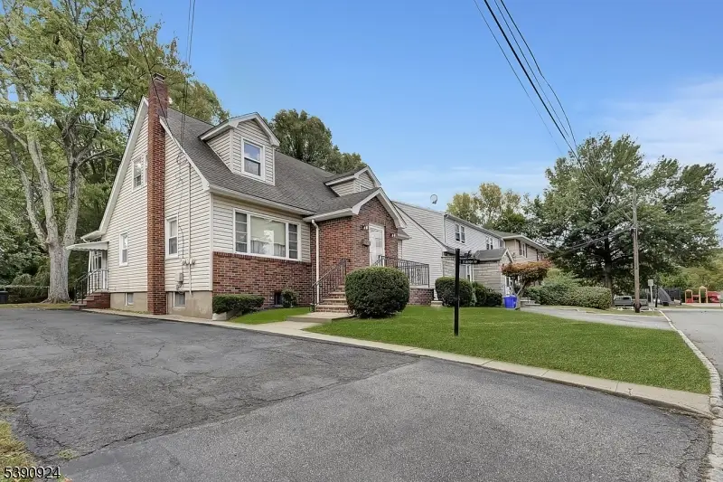 19 Haines Pl, Singac, NJ 07424 - Image #3