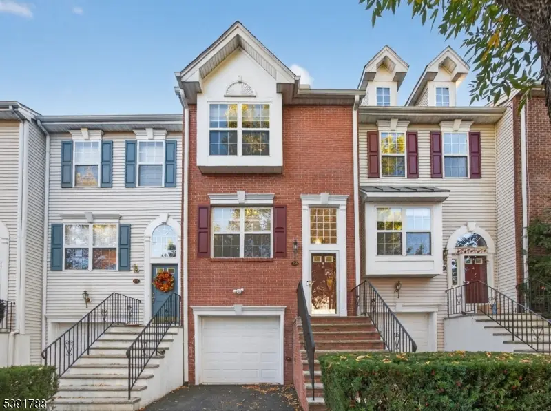 216 Stratford Dr, Nutley, NJ 07110 - Image #2