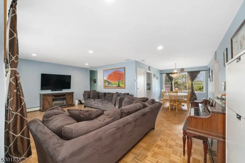 92 Susquehanna Ave, Lincoln Park, NJ 07035 - Image #2