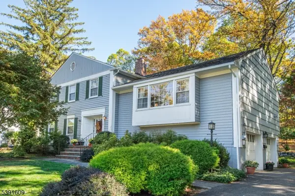 8 Maple Drive, North Caldwell Boro, NJ 07006