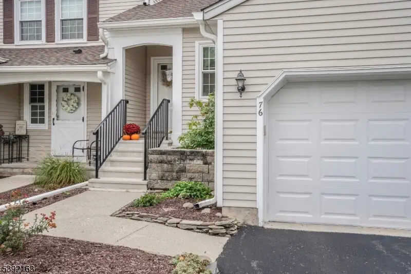 76 Carriage Ln, Newton, NJ 07860 - Image #2