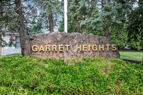 58 Boulder Run Rd, Paterson City, NJ 07501