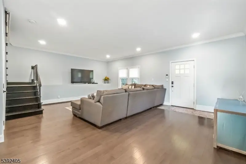 8 Brooklyn Mountain Rd, Hopatcong, NJ 07843 - Image #2