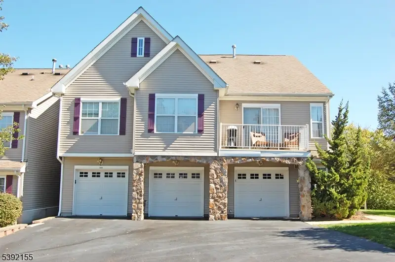 1001 Wendover Ct, Randolph, NJ 07869 - Image #1