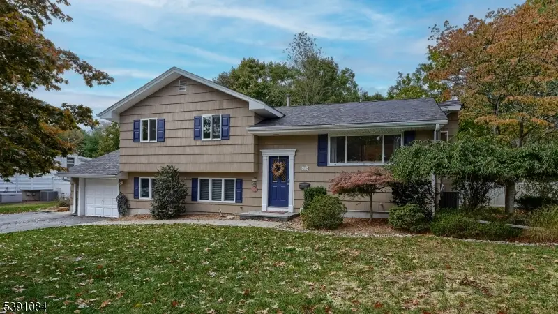 21 Cardinal Dr, Oakland, NJ 07436 - #1