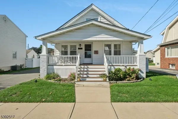 109 Washington Pl, Totowa Boro, NJ 07512