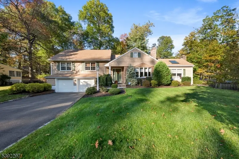 9 Acorn Pl, North Caldwell, NJ 07006 - Image #2