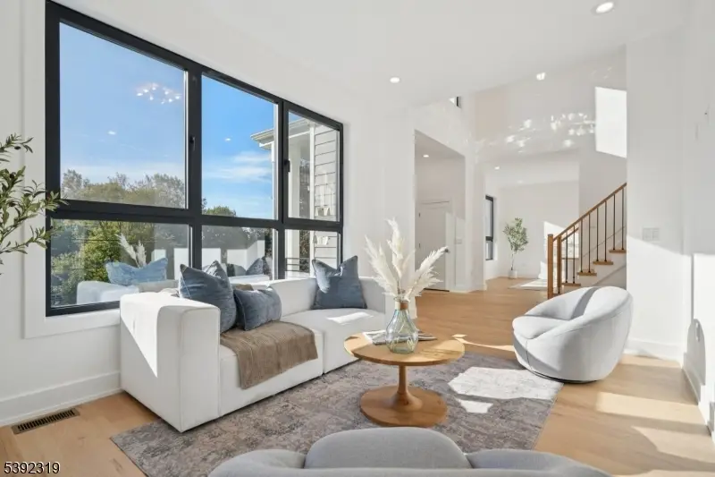 8 Fordham Rd, Livingston, NJ 07039 - Image #3