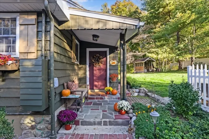 107 Overlook Rd, Andover, NJ 07860 - #1