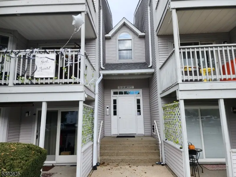 14 Amethyst Ln, Paterson, NJ 07501 - Image #1