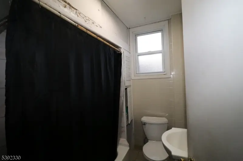 233-235 Adams St, Newark, NJ 07105 - Image #3