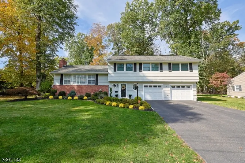 3 Pierson Ln, Florham Park, NJ 07932 - Image #1