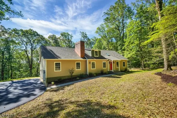 99 Middle Valley Rd, Washington Twp., NJ 07853