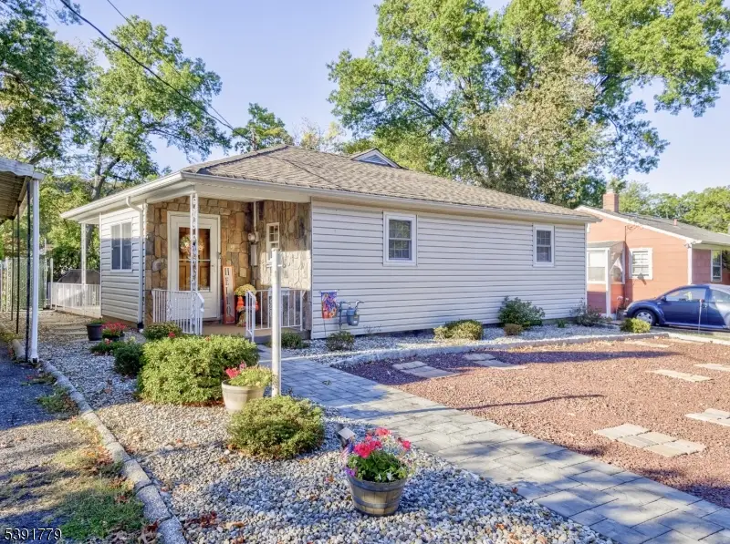 16 Garrabrant Rd, Clifton, NJ 07013 - Image #1