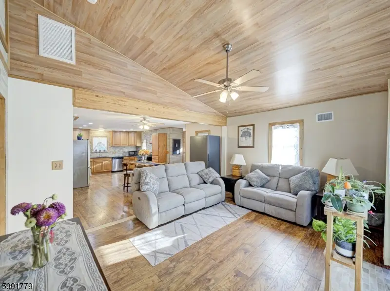 16 Garrabrant Rd, Clifton, NJ 07013 - Image #2