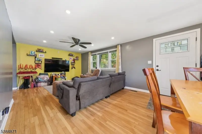 47 Thomas St, Monroe Township, NJ 08831 - Image #3