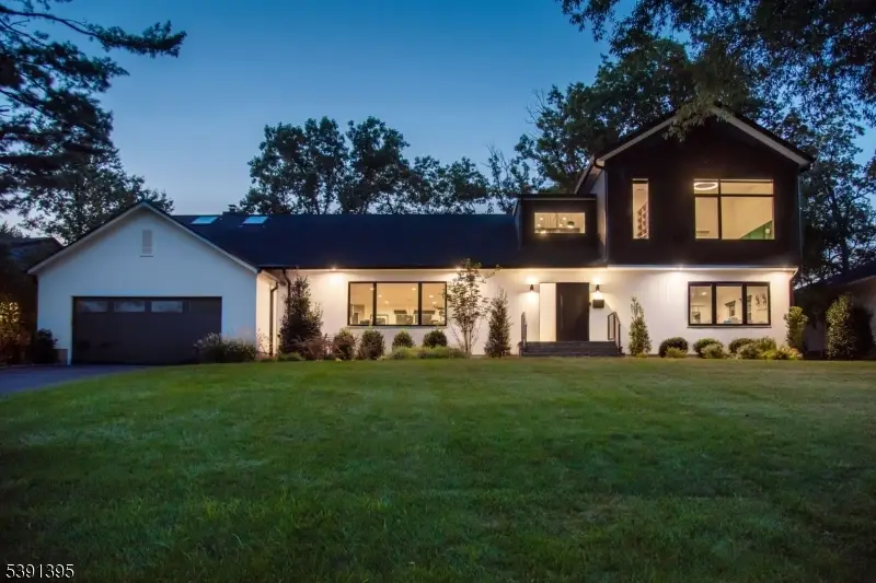 195 Crestwood Dr, South Orange, NJ 07079 - Image #1