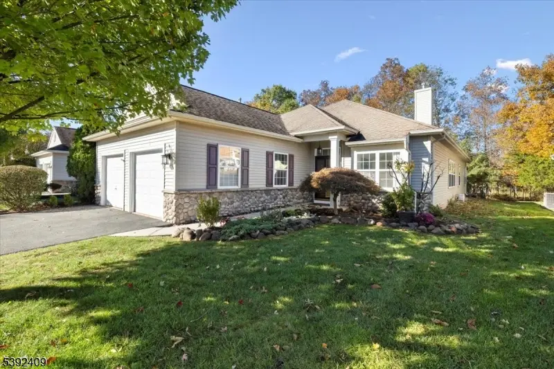 29 Daulton Dr, Franklin Township, NJ 08873 - Image #2