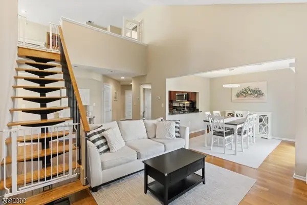 122 Quartz Ln, Paterson City, NJ 07501