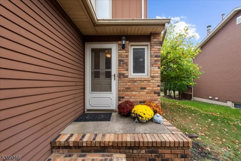 84 Saxonney Cir, Raritan Township, NJ 08822 - Image #3