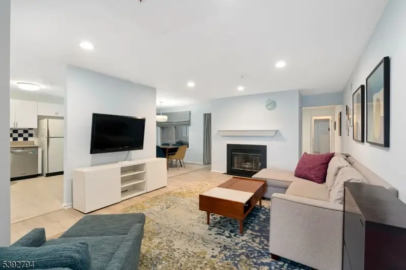 42 Larkin Cir, West Orange, NJ 07052 - Image #2