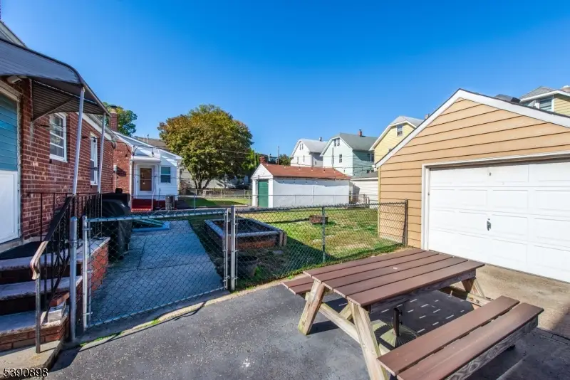 14 Hobart Pl, Clifton, NJ 07011 - Image #2