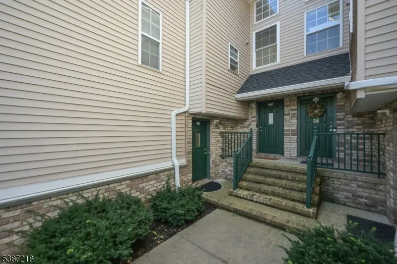 125 Tomahawk Court, Belle Mead, NJ 08502 - Image #3