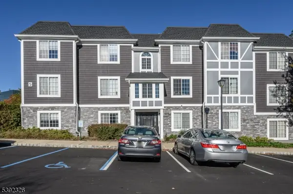 63 Village Dr, Morris Twp., NJ 07960