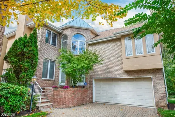 237 Grand Cypress Ct, Holmdel Twp., NJ 07733