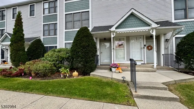 100 Heritage Ln #100, Hamburg, NJ 07419 - Image #1