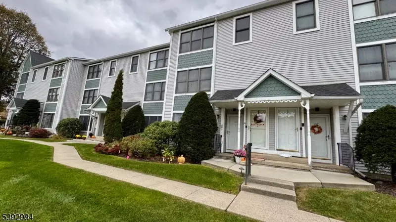 100 Heritage Ln #100, Hamburg, NJ 07419 - Image #2