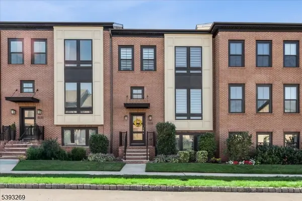 17 E Hartwick Dr, Montgomery Twp., NJ 08558