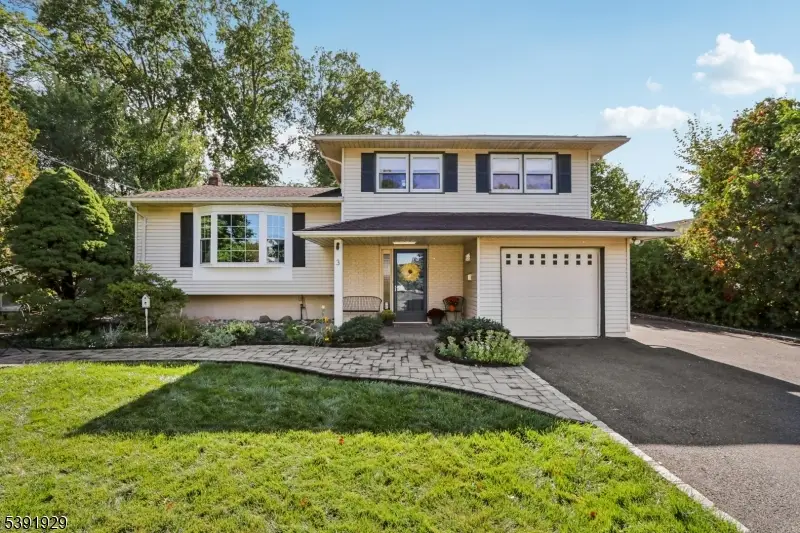 3 Avon Dr, Madison, NJ 07940 - Image #1