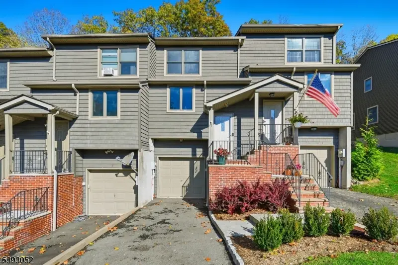 3 Mountain Ridge Rd, Bloomingdale, NJ 07403 - Image #2