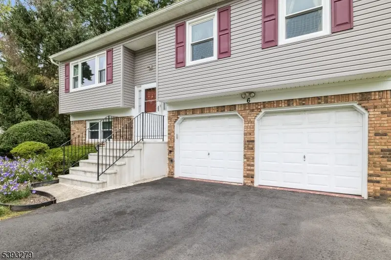 6 Michelle Ct, Ewing Township, NJ 08628 - Image #2