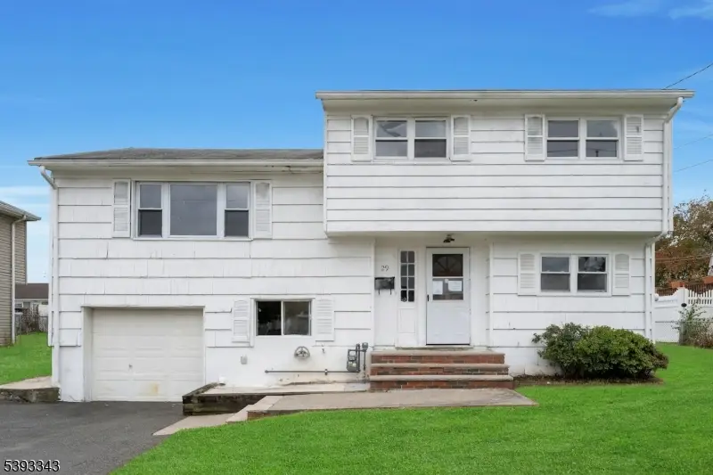 29 Swarthmore Dr, Carteret, NJ 07008 - Image #1