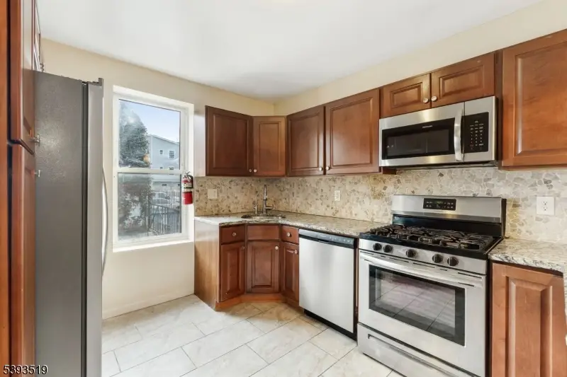 14 Van Wagenen St, Newark, NJ 07104 - Image #3