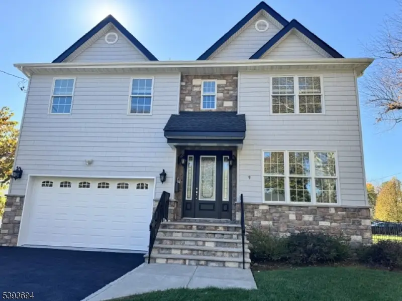 9 Spalding Dr, Livingston, NJ 07039 - Image #1