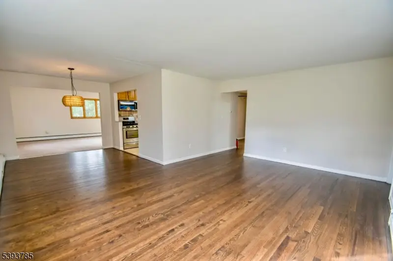 141 Milton Rd, Oak Ridge, NJ 07438 - Image #2