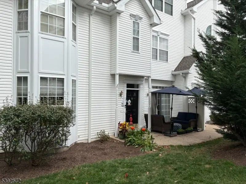 28 Wildflower Ln, Morris, NJ 07960 - Image #1