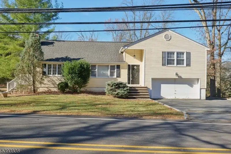 101 King George Rd, Warren, NJ 07059 - Image #1