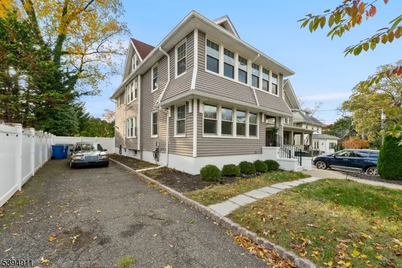 11 W Gouverneur Ave, Rutherford, NJ 07070 - #1