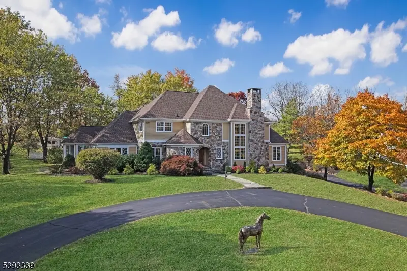 6 Wintermute Farm Lane, Tewksbury, NJ 08858 - Image #2