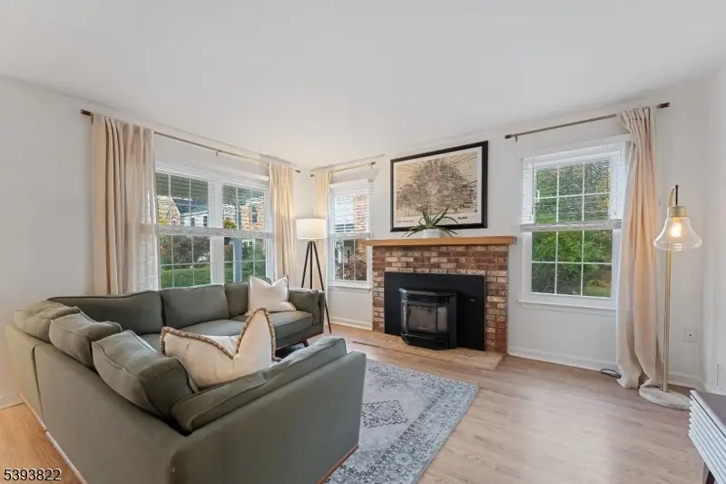 27 Chetwood Ct, Hillsborough, NJ 08844 - Image #3